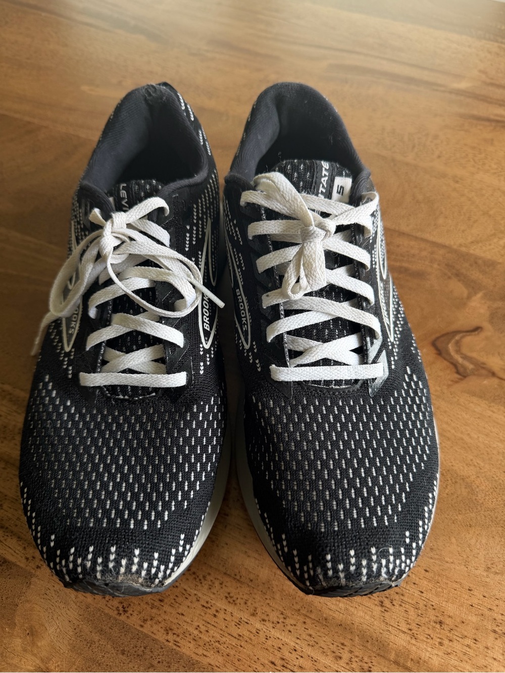 Brooks Levitate 5 Running Sneaker